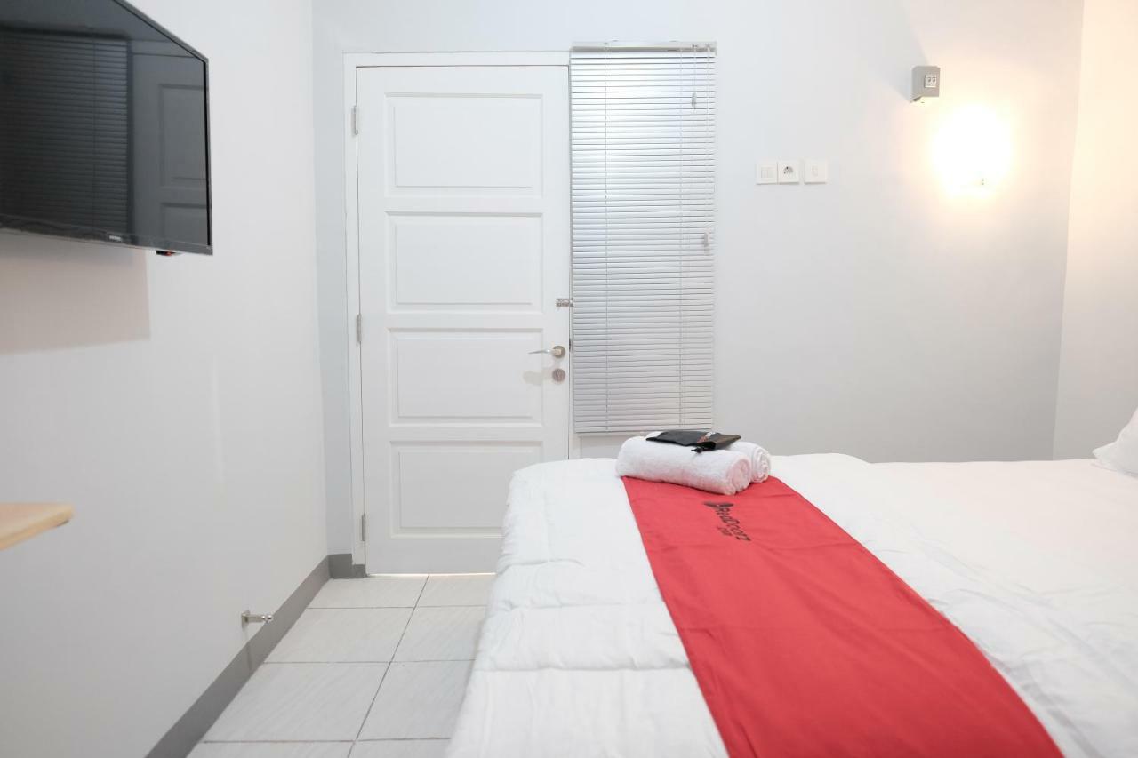 เรดดอร์ซ ชาเรียะฮ์ เนียร์ ซิลอม ฮอสปิตัล เกบอน เจรุก Hotel จาการ์ตา ภายนอก รูปภาพ